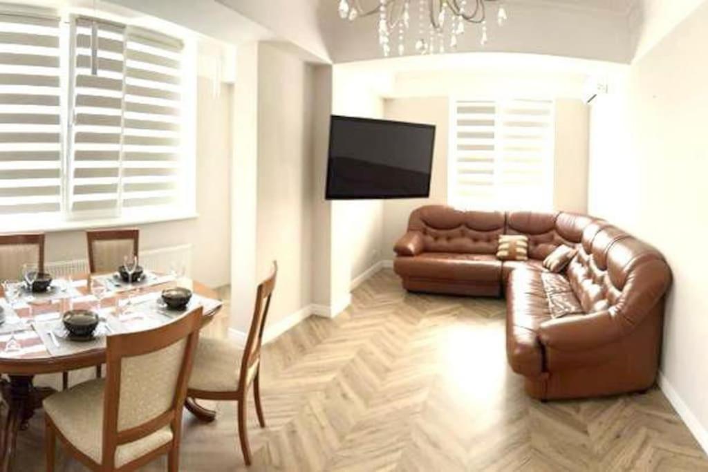 Very Large Apartment For Family! On Milestiu! Chisináu Exterior foto